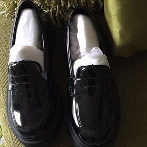 NWOT BLACK PATENT SHOES